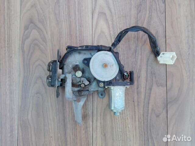 Замок крышки багажника Nissan Infiniti