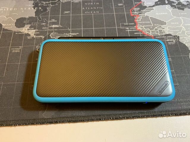 New Nintendo 2ds xl 32gb + r4 gold 16gb New Nintendo 2ds xl 32gb + r4 gold 16gb