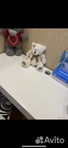 Письменный стол и стул Письменный стол и стул