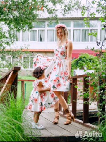 Платья family look для мамы и дочки комплект