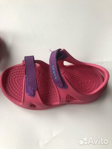 Сандалии crocs на девочку