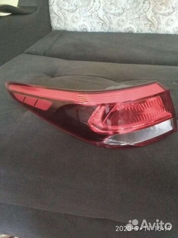 Задний левый фонарь
