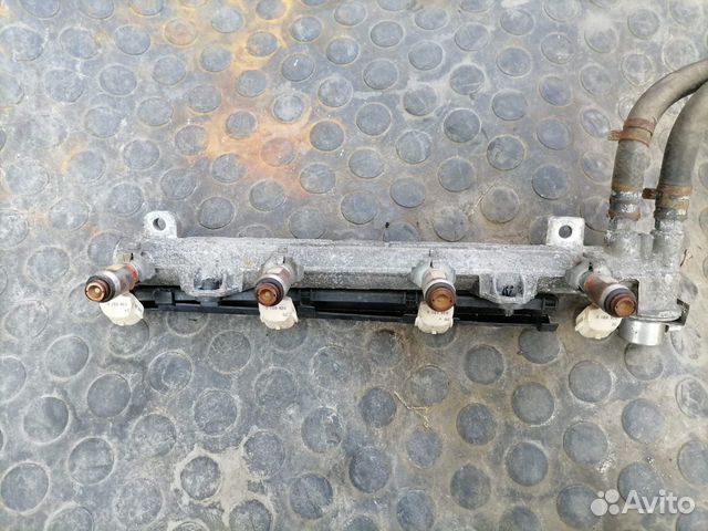 Рампа топливная с форсунками skoda octavia a4 tour