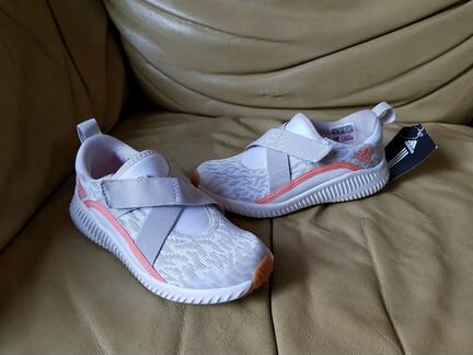 Кроссовки Adidas новые детские 28 р (18 см )
