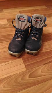 Ботинки лыжные