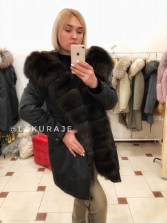 Парка с мехом новая