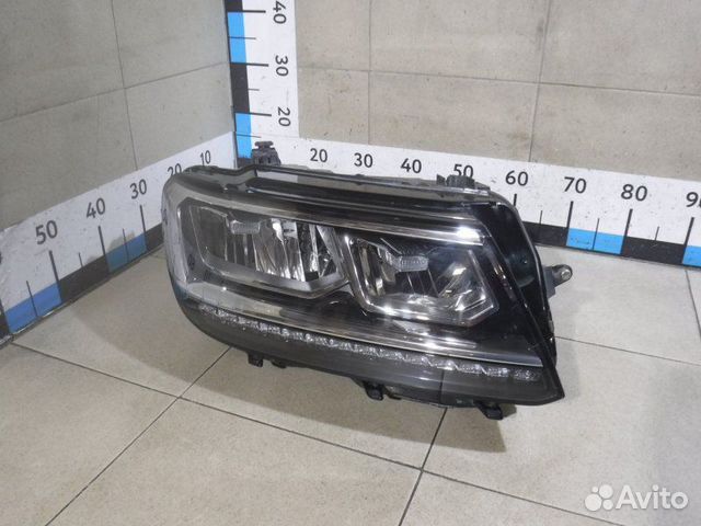 Фара правая Volkswagen Tiguan 2