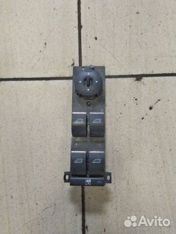 Блок управления стеклами левый Ford Focus 2 sida