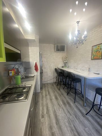 4-к. квартира, 92 м², 5/10 эт.