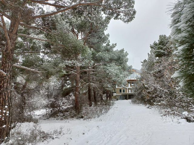 Дом 670 м² на участке 9 сот.