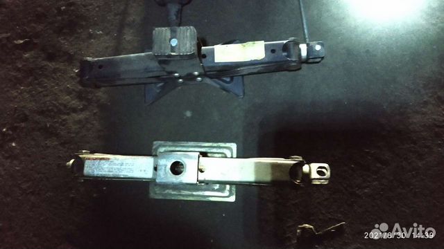 Домкрат автомобильный