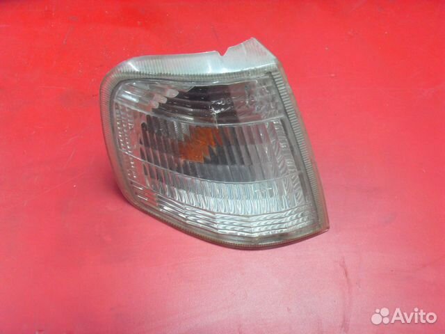 Указатель поворота правый белый Peugeot 405 (4B)