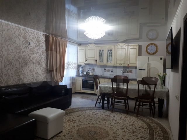 3-к. квартира, 85 м², 3/10 эт.