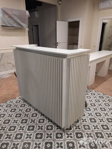 Стойка ресепшн