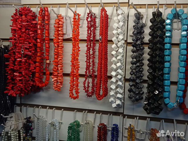 Бусы из натуральных камней