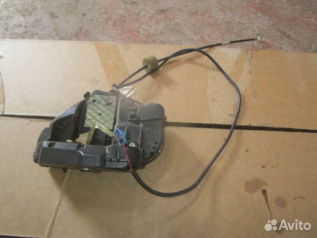 Замок двери задней правой Mercedes Benz W211 E-Kla