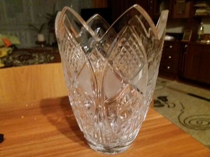 Хрустальная ваза
