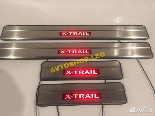 Накладки на пороги с подсветкой Nissan X-Trail T32
