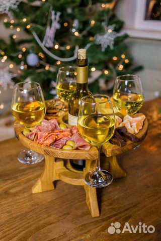 Винный стол на 4 бокала