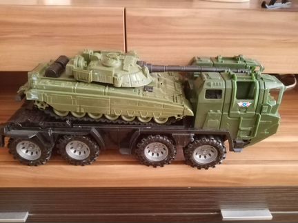 Танк, тягач, вертолёт военный