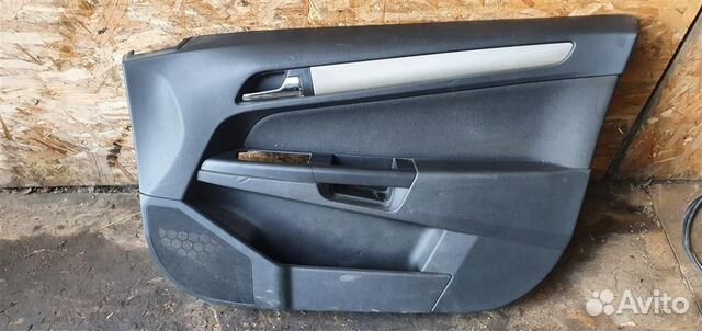 Обшивка двери передней правой Opel Astra H 2004-2