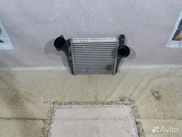 Интеркулер левый Volkswagen Touareg 02