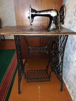 Швейная машина Singer
