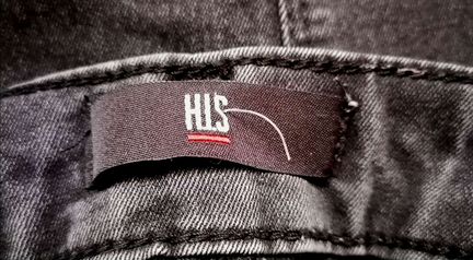 Новые джинсы фирмы H.I.S.(р.48)