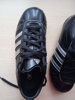 Футбольные бутсы adidas