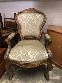Антикварное кресло 19 век