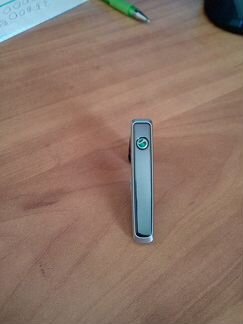 Продам блютуз гарнитуру Sony Ericsson