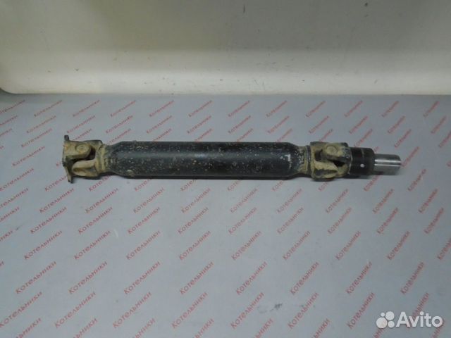 Nissan 37000-AA015 Вал карданный