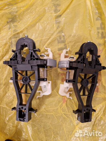 Скелет задней ручки двери VAG 7H0843351E