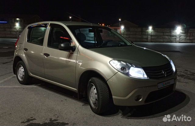 Renault Sandero 1.4 МТ, 2012, битый, 122 400 км