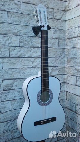 Белая классика с нейлоновыми струнами