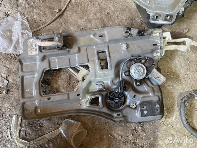 Стеклоподъемник задний правый Hyundai Santa Fe