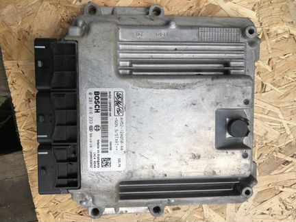 Блок управления двигателем Land Rover Freelander 2