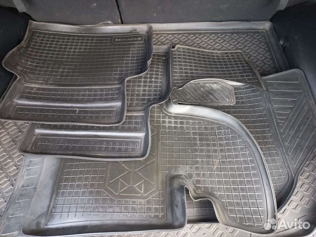 Автомобильные коврики резиновые
