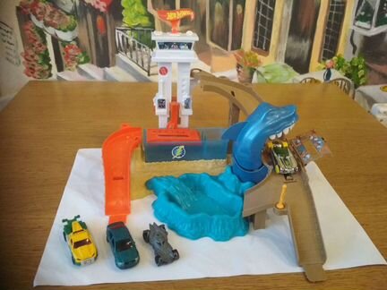 Hot wheels трасса Атака акулы