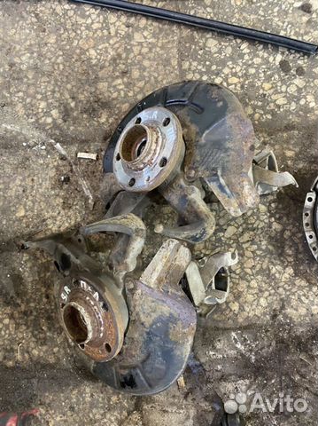 Кулак правый левый vw polo fabia roomster