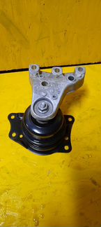 Опора двигателя Skoda 6R0199167Q