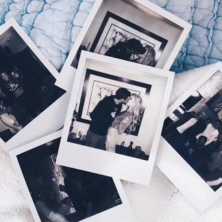 Фотограф с полароидом Instax SQ6