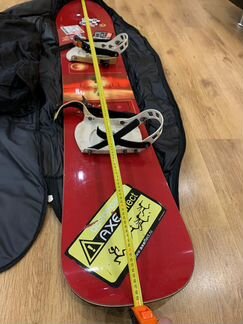 Сноуборд с креплениями ботинками и чехлом