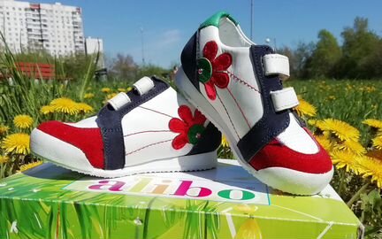 Кроссовки новые кожаные Турция размер 22