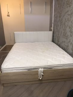 Кровать