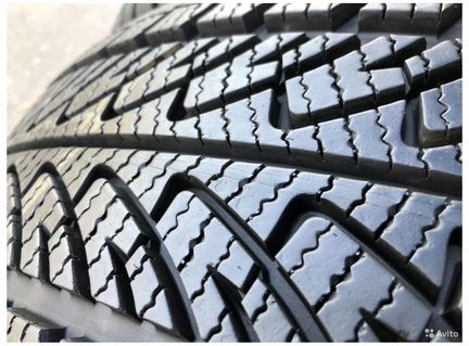 Шины зима 225 50 17 Goodyear UltraGrip 8