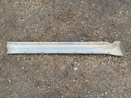 Порог пластиковый накладка левый Mitsubishi Pajero