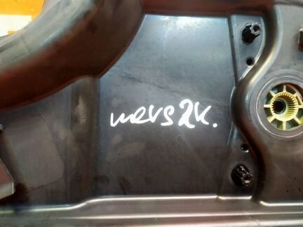 Стеклоподъемник передний левый Mercedes M Ml