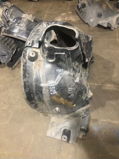 Подкрылок передний левый Mercedes-Benz C-Class