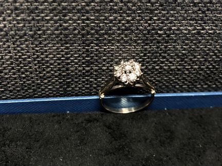 Кольцо с бриллиантами